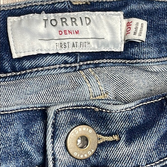 Torrid Mid-Rise Skinny Jeans - Picture 5 of 10
